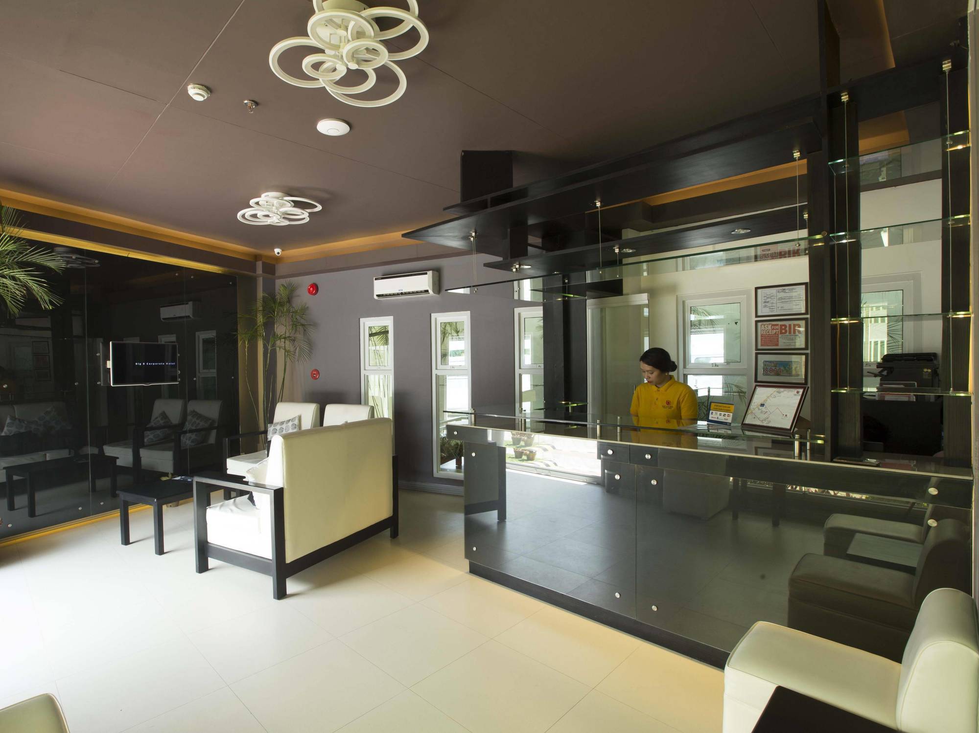 The Lucky 9 Budget Hotel Tagum Exterior foto